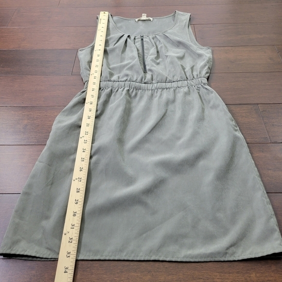 Olive & Oak Sleeveless Cinch Waist Lightweight Casual Dress Size XS Green Gray - Picture 7 of 7